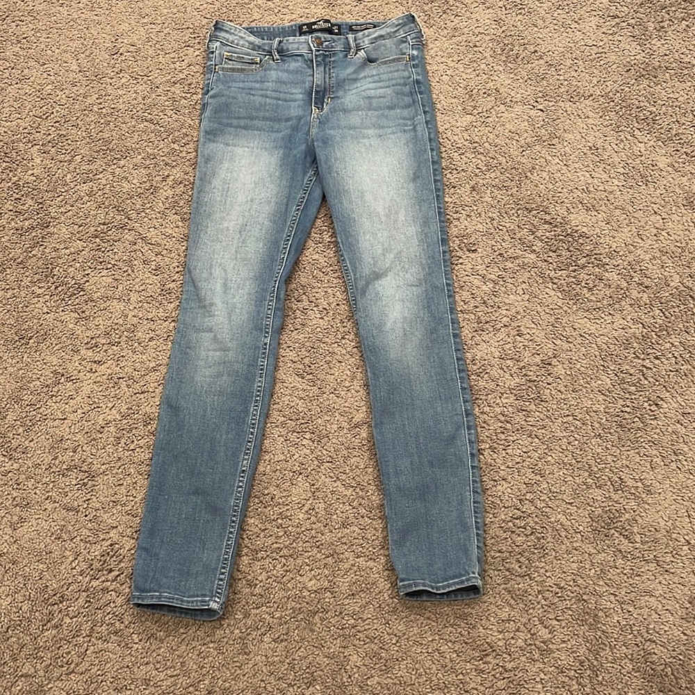 Blue non-ripped skinny jeans